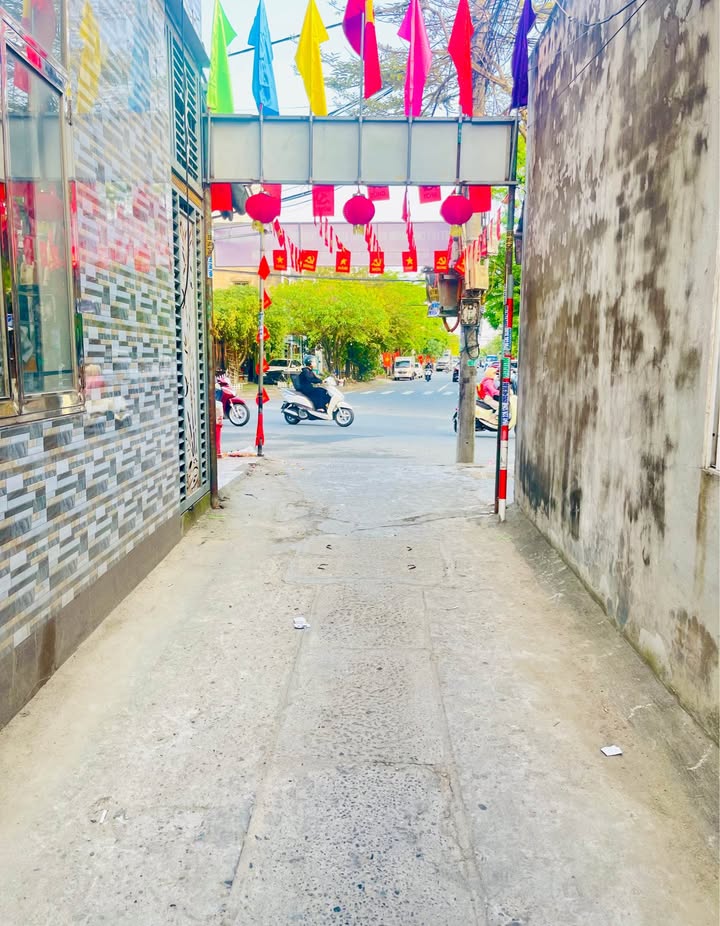 Nhà riêng Nguyễn Đình Tứ 60m² chỉ 3 tỷ - Ô tô vào tận nhà!