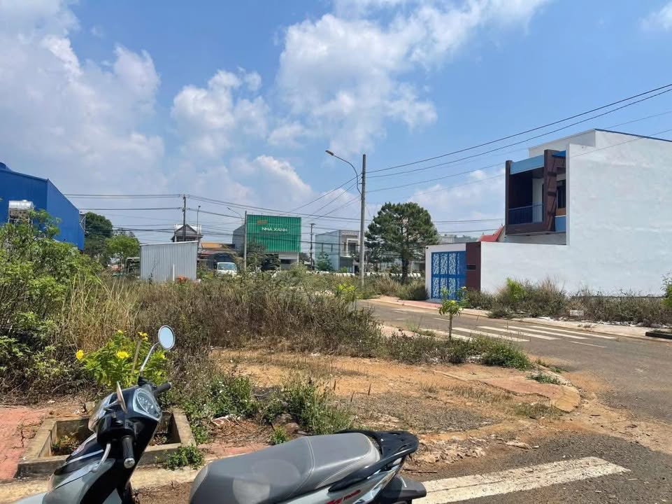 Đất nền Chư Sê 140m² giá 1.3 tỷ - Sổ đỏ chính chủ, vị trí vàng!