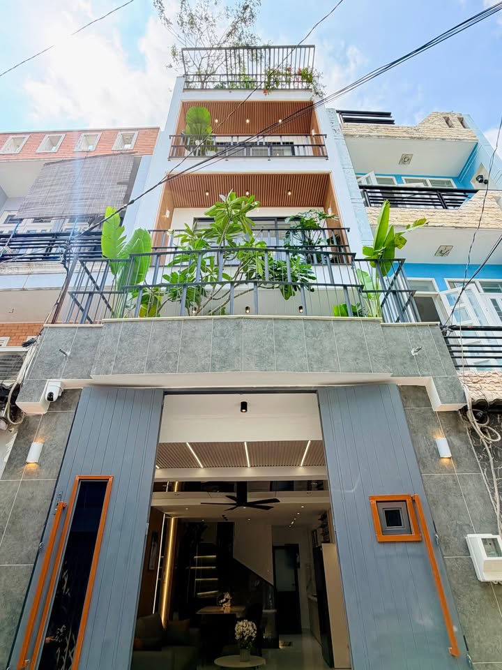 Nhà 4 Tầng Gò Vấp - Sát Lotte Mart, 3PN, 7.95 Tỷ