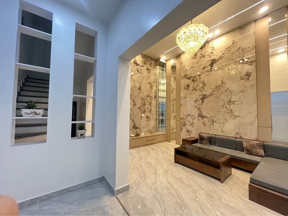 Bán nhà Lạch Tray (Lê Chân) 48m² - Ngõ nông, 4PN, giá 4.5 tỷ