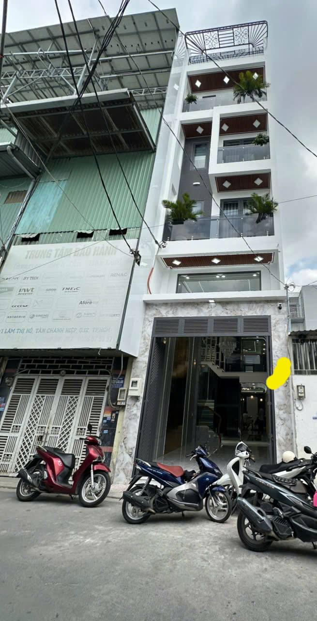 Nhà Mặt Tiền Tân Chánh Hiệp - 4PN, Thang Máy, Full Nội Thất - 9.25 Tỷ