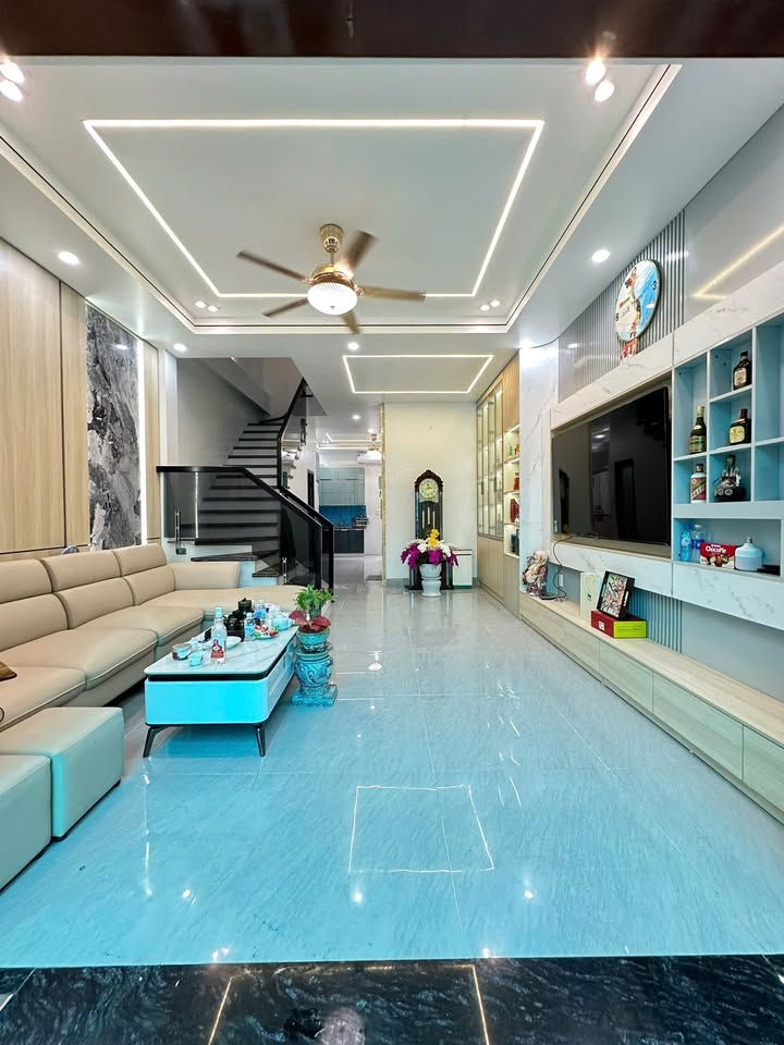 Nhà 4 Tầng Mặt Tiền Nguyễn Văn Năng, Thái Bình - Có Thang Máy, Gara Ô Tô