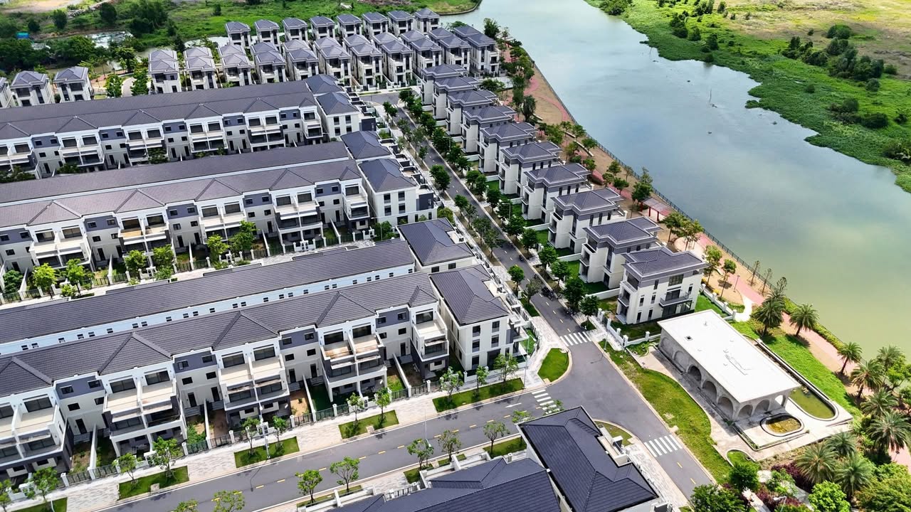 Nhà phố Aqua City Dầu Giây 120m² 7.1 tỷ - Ô tô vào tận nhà