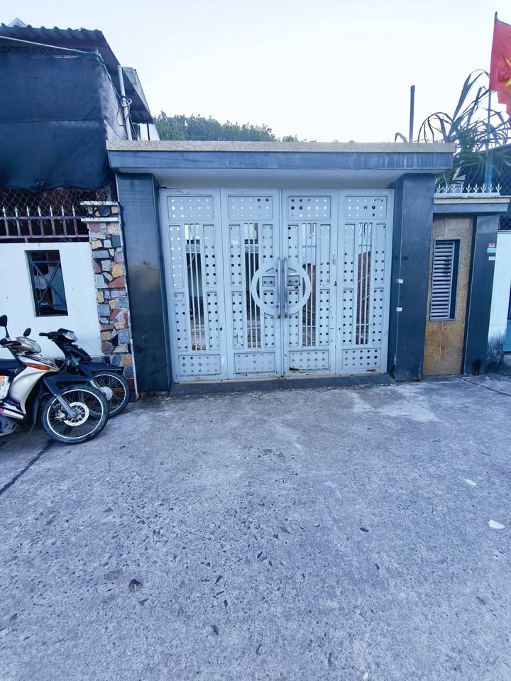 Nhà Phố Khu Gara Quyền, Quy Nhơn - 114m² Sổ Đỏ, Gần Lamer & Phú Gia