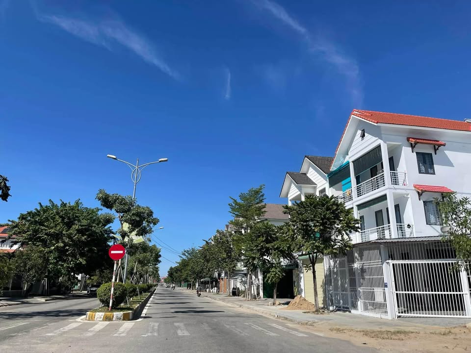 Đất Biệt Thự Mặt Tiền Âu Lạc, Huế - 420m² Hướng Đông Nam - Giá 18 Tỷ