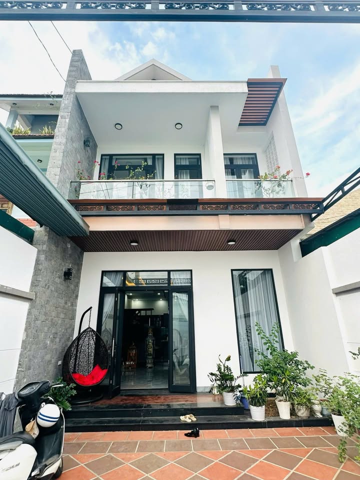 Nhà 2 Tầng Hiện Đại 178m² Đường Lý Nhân Tông, Huế - Giá 4 Tỷ