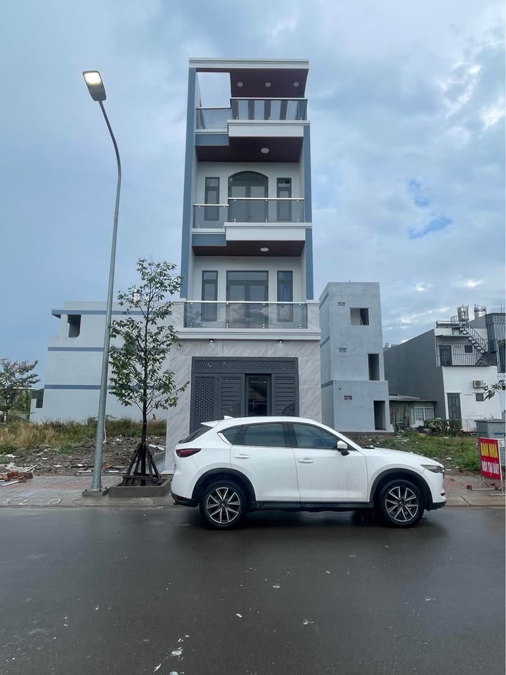 Nhà 3 Tầng Sổ Riêng Bàu Bàng - 80m², 4PN, Giá 5.7 Tỷ