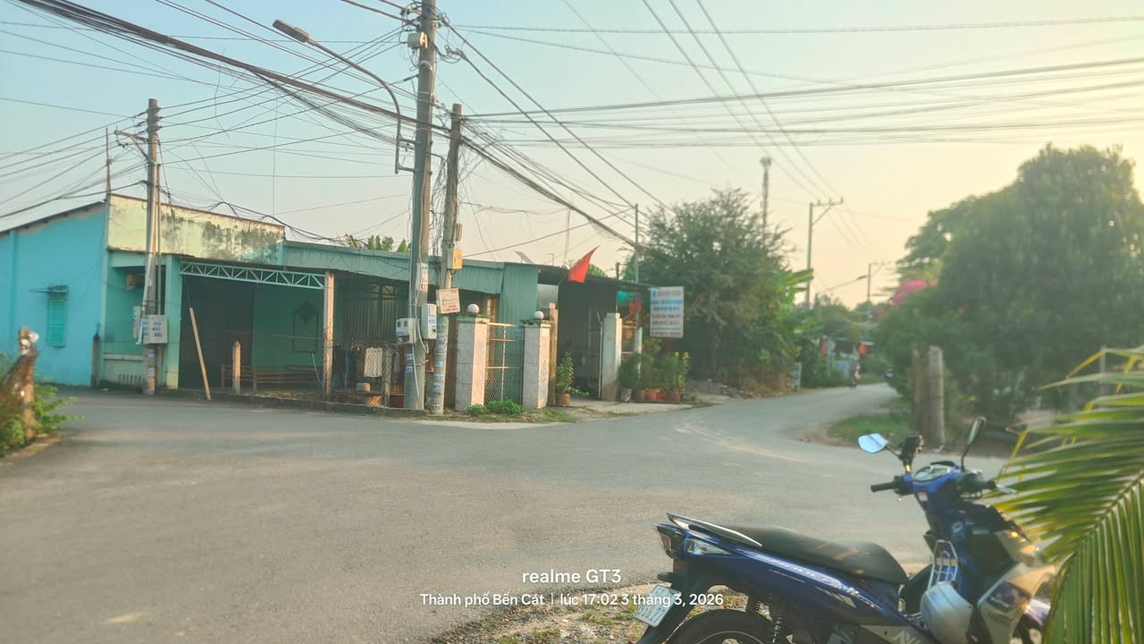 Nhà Lô Góc 140m² Mặt Tiền Đường Nhựa 6m - Kinh Doanh Tốt Tại Phú An, Bến Cát