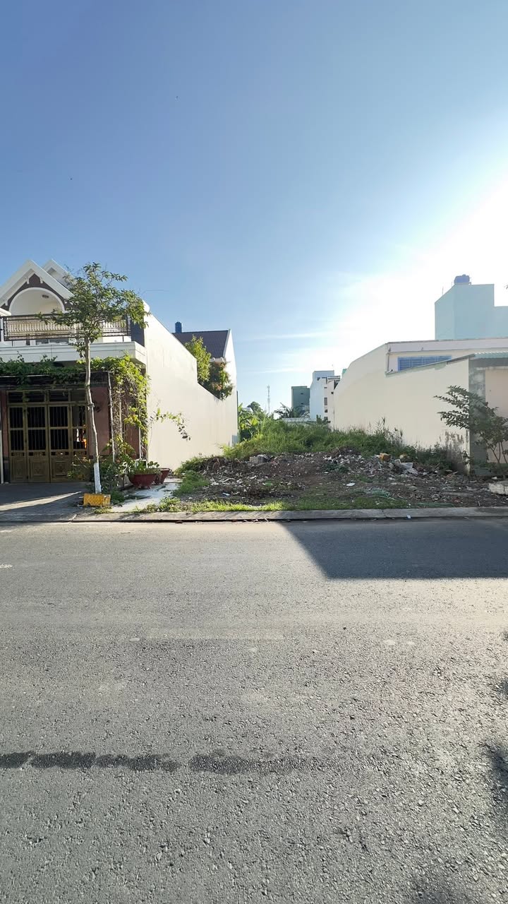 Đất mặt tiền Phạm Hùng Phú Quốc 150m² - Vị trí kinh doanh đắc địa!