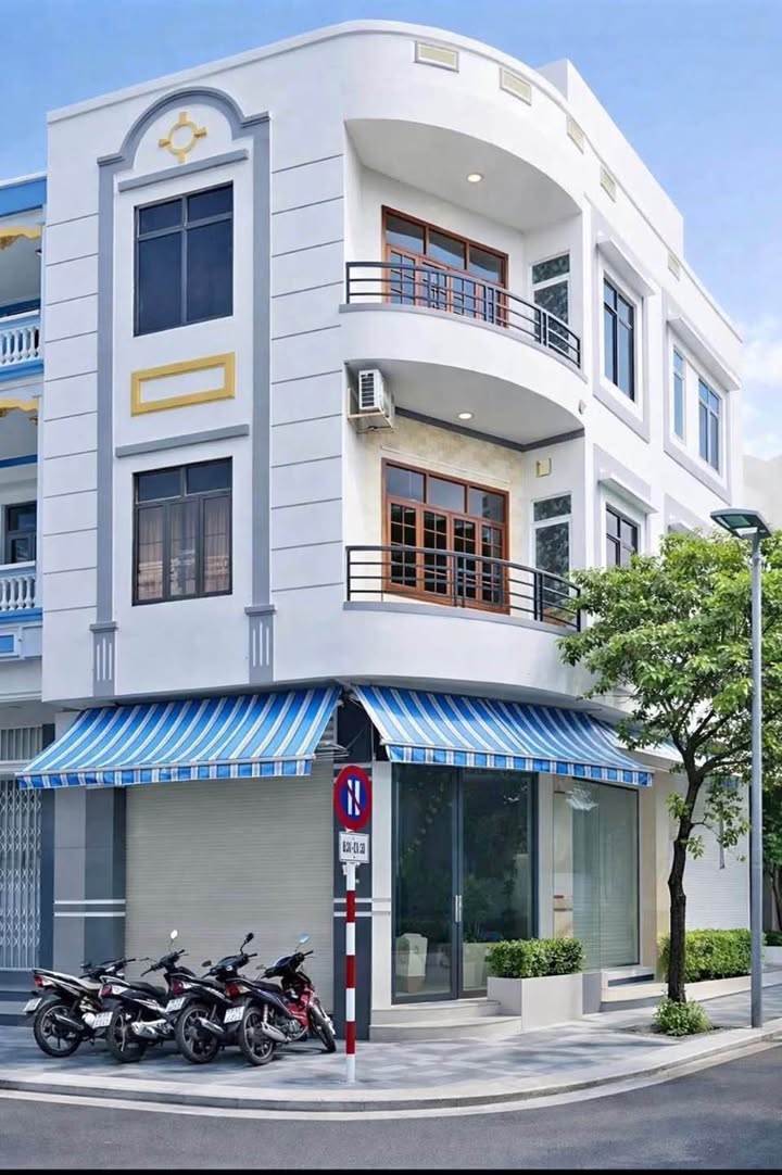 Nhà phố 2 mặt tiền Nguyễn Huệ, Quy Nhơn 12.5 tỷ - Vị trí đắc địa!