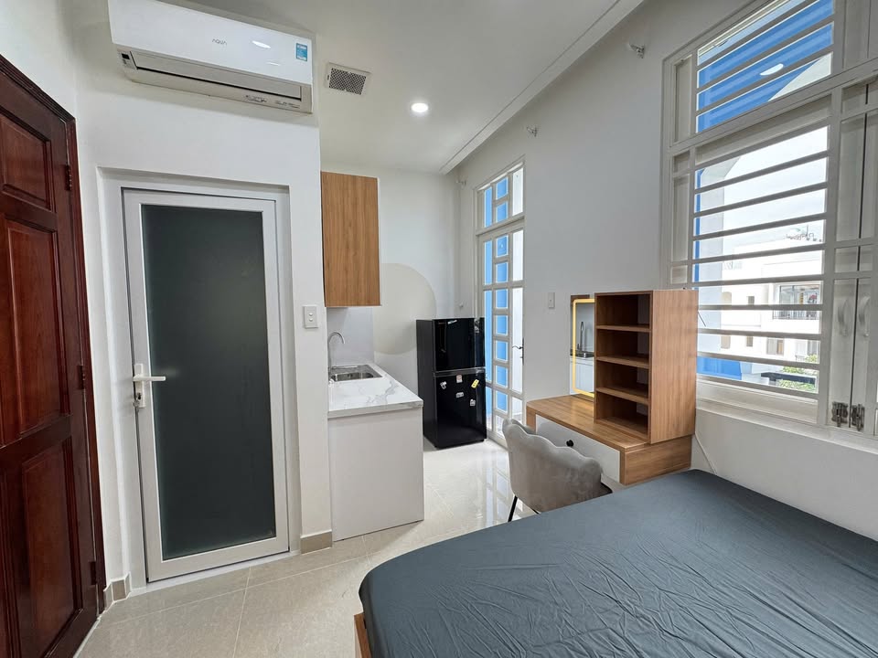 Studio KĐT Vạn Phúc Full Nội Thất, Ban Công Lớn - 5 Triệu/Tháng