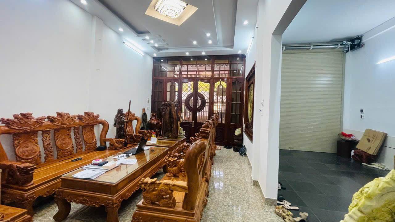 Nhà Mặt Tiền Tôn Thất Tùng Pleiku 825m² - Kinh Doanh Đắc Địa!