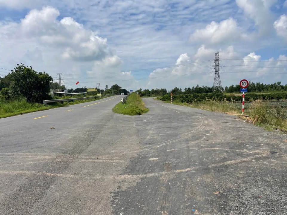 Đất nền Long An 3.2ha - 2 Mặt tiền, Tiềm năng tăng giá mạnh!