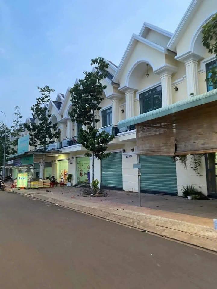 Nhà phố mặt tiền Trường Chinh Đồng Xoài 85m² - Vị trí đắc địa!