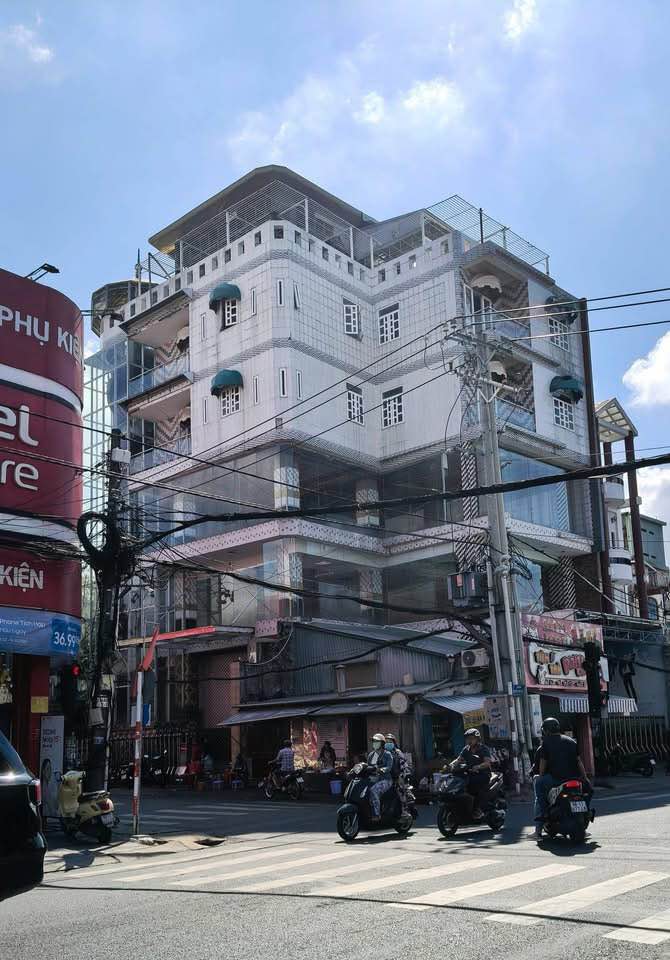 Nhà Mặt Tiền Nguyễn Trung Trực, Thủ Đức - 245m², 4 Tầng, 2 Thang Máy - 40 Tỷ