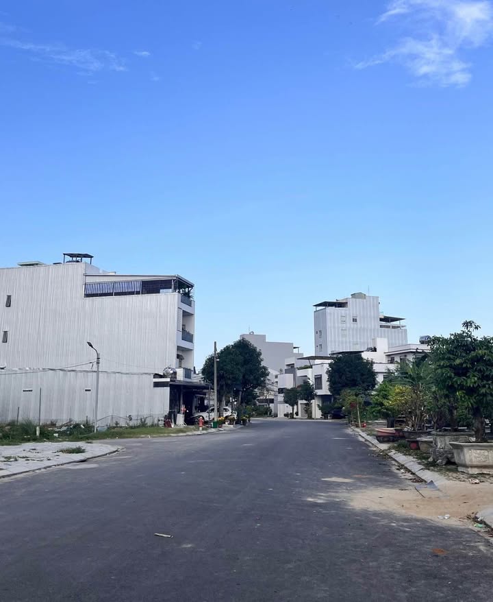 Mặt Tiền Hồ Tùng Mậu 60m² (9x10m) - Giá 4 Tỷ, Sát Biển Nguyễn Tất Thành