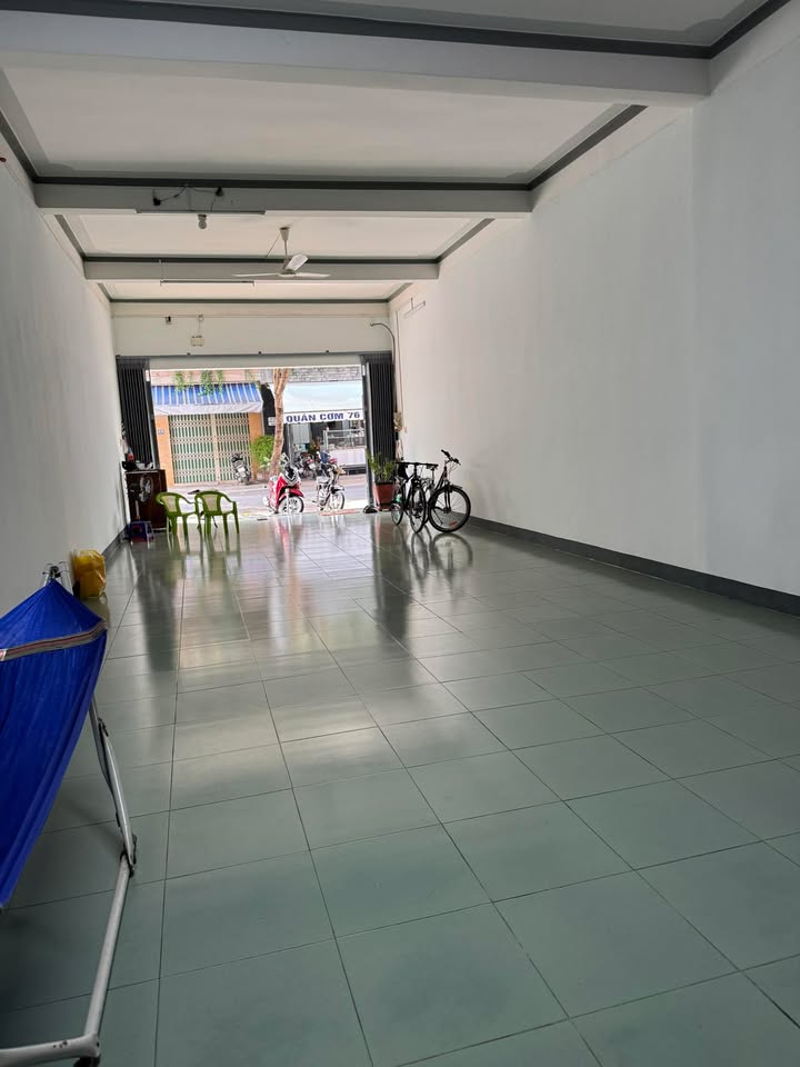 Nhà mặt tiền Lê Thánh Tôn Tuy Hoà 100m² - Mặt tiền kinh doanh sầm uất!
