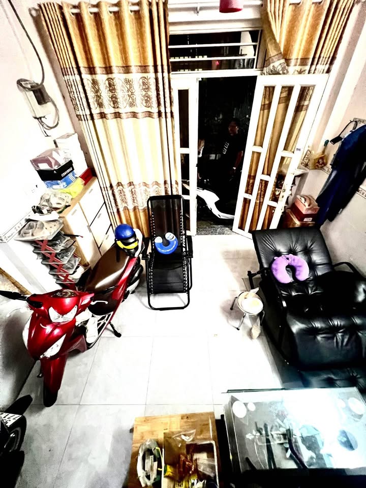 Bán nhà Quận Tân Phú 31m² giá 3 tỷ - Sổ hồng sẵn ở ngay!