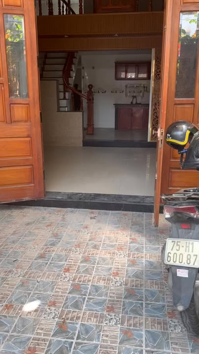 Nhà 2 tầng Xuân Hòa 83m2 giá 6 tỷ - Ô tô vào tận nhà