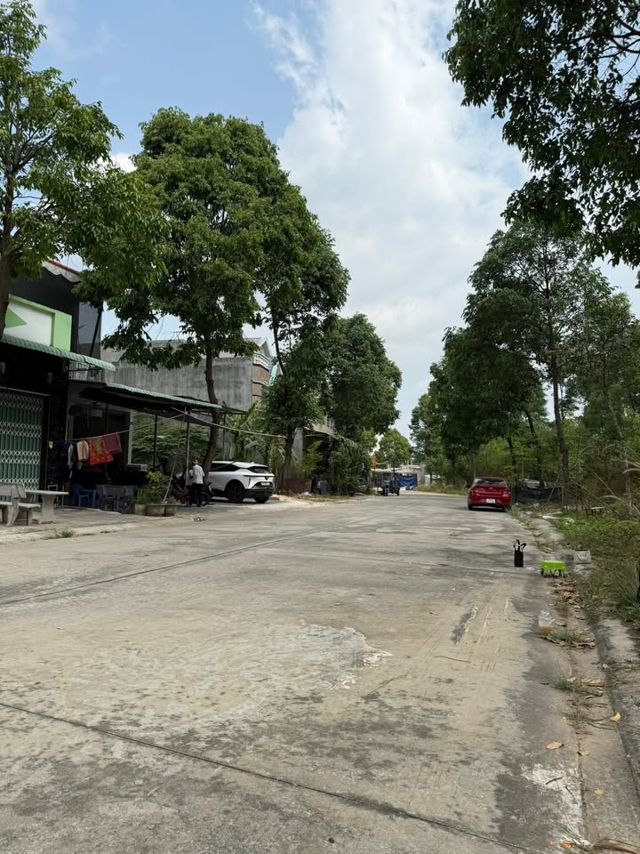 Nhà Trọ Dĩ An 150m² - 4 Phòng + Lửng - Thu Nhập 10 Triệu/Tháng