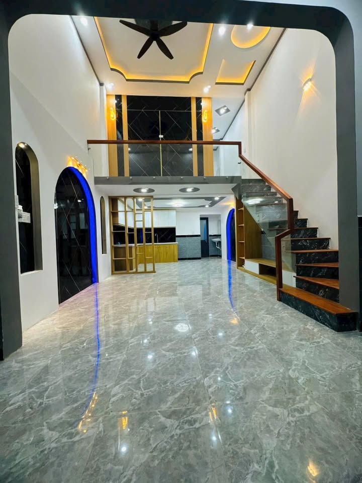 Nhà Sổ Chung Dĩ An 50m² - Gần Chợ, 3PN, Giá 1.89 Tỷ