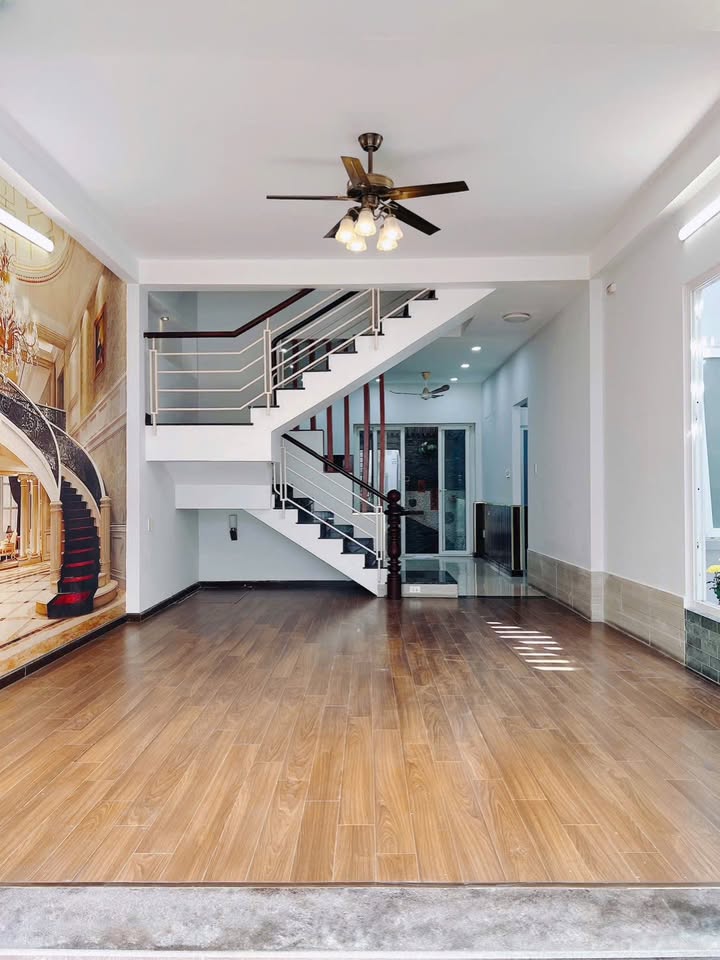 Nhà 108m² Hoàng Quốc Việt, Quận 4 - 7PN, Sổ hồng chính chủ, Giá 10 tỷ