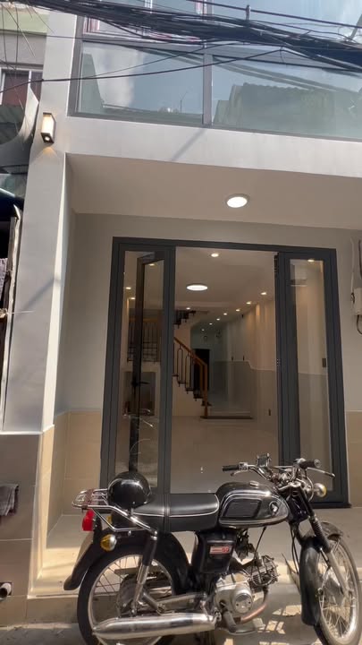 Nhà riêng Nguyễn Văn Cừ Q1 34m² chỉ 5.9 tỷ - Sẵn sàng ở ngay!