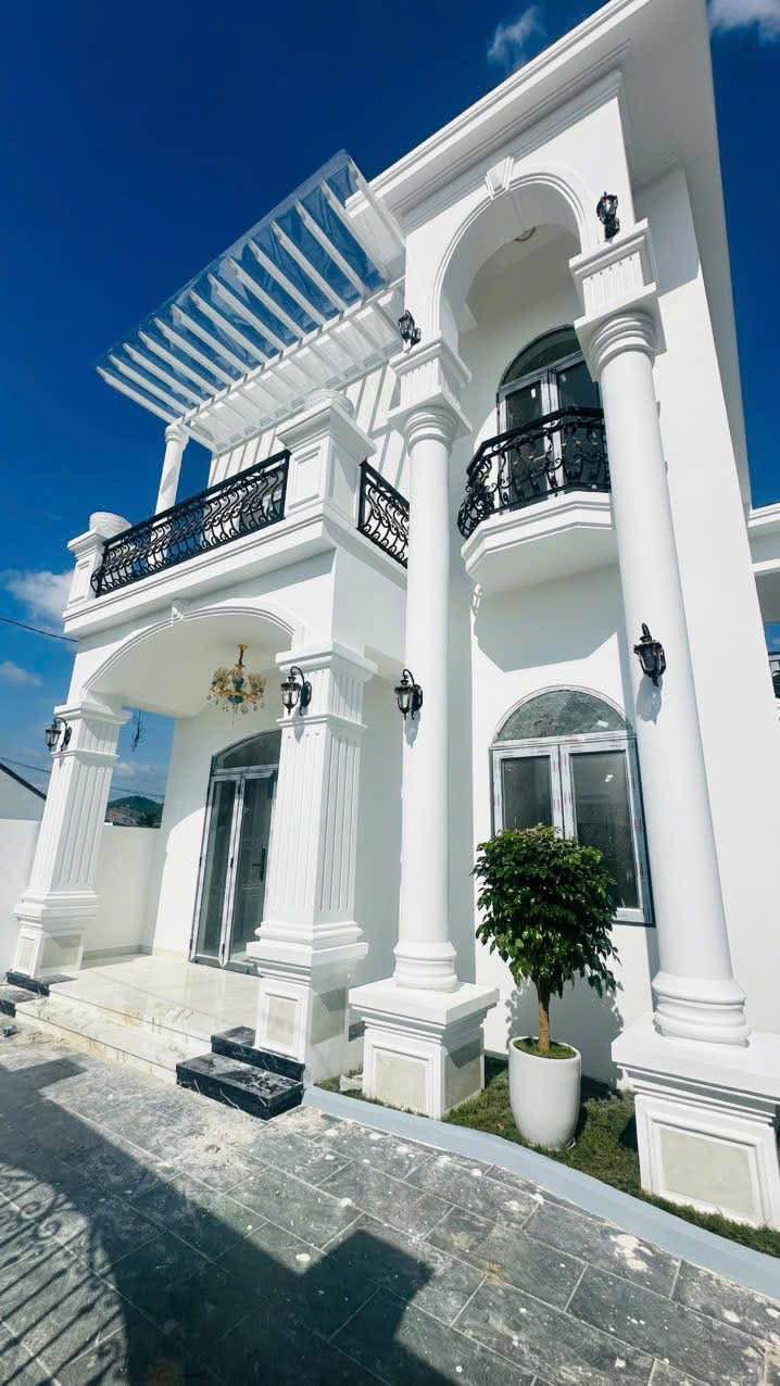 Biệt thự Đường Gò Độ Diên Khánh 205m² - Ô tô vào tận nhà, sẵn sàng ở!