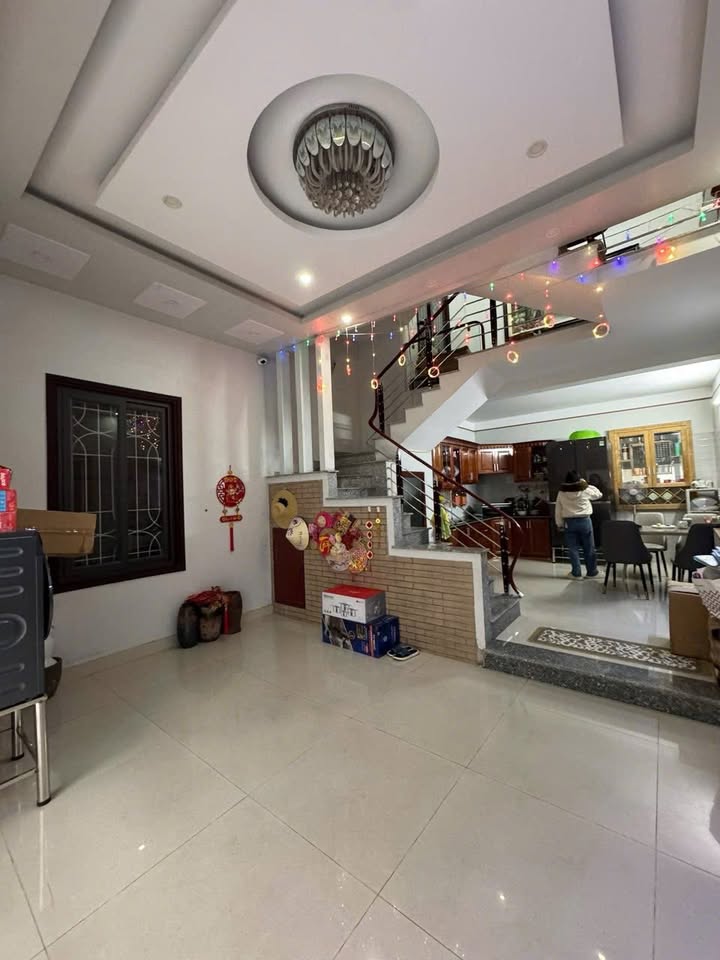 Nhà Mặt Ngõ Ô Tô Văn Cao, 60m²x4T - Giá 4.3 Tỷ