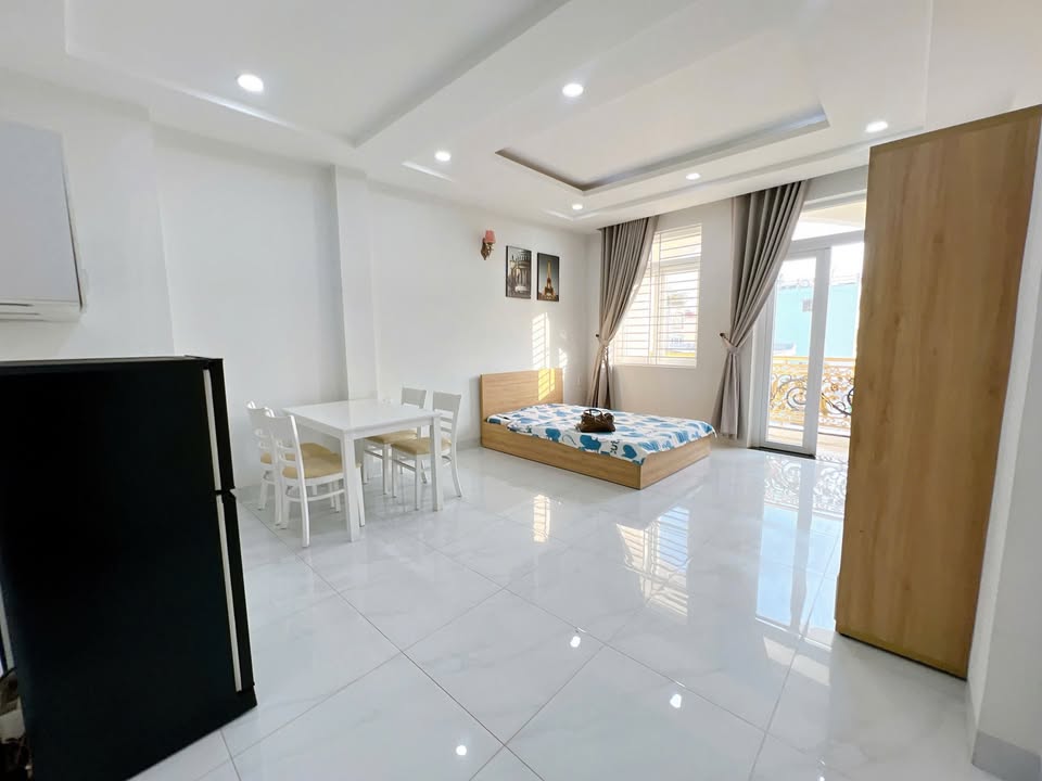 Cho thuê Studio Ban Công 50m² Phú Nhuận - Gần Q1, Q3