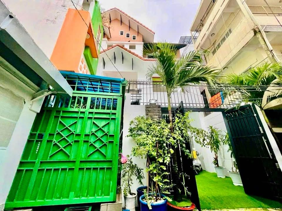 Biệt thự sân vườn Chợ Bà Chiểu 206m² - Vị trí đẹp, nở hậu tài lộc!