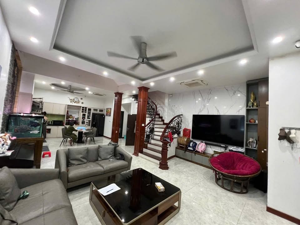 Nhà 100m² Trịnh Đình Cửu, Hà Đông - 4 Tầng, Nở Hậu, Full Nội Thất Sang Trọng