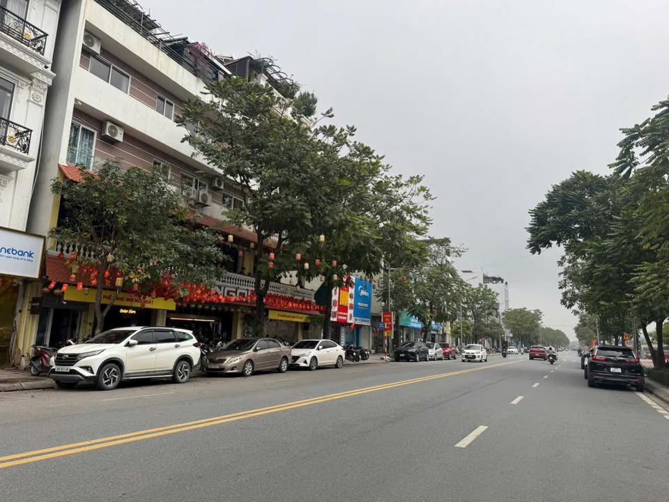 Nhà Mặt Phố Vũ Đức Thận, Long Biên - 65m² Kinh Doanh Đỉnh Cao, Giá 35 Tỷ