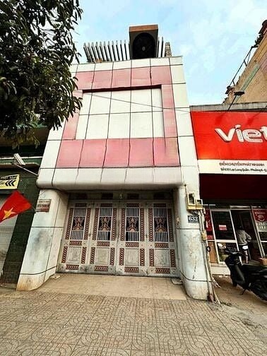 Nhà Mặt Tiền Lạc Long Quân, Tân Bình - 130m², 4 Tầng, Giá 55 Triệu Kinh Doanh Đa Ngành