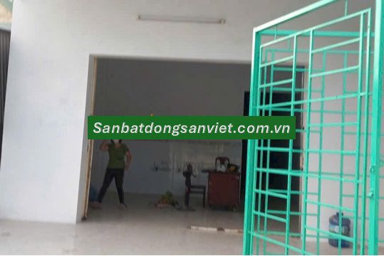 Cho thuê nhà mặt tiền Phan Văn Đáng, Vĩnh Long - 120m², 5.5 triệu/tháng