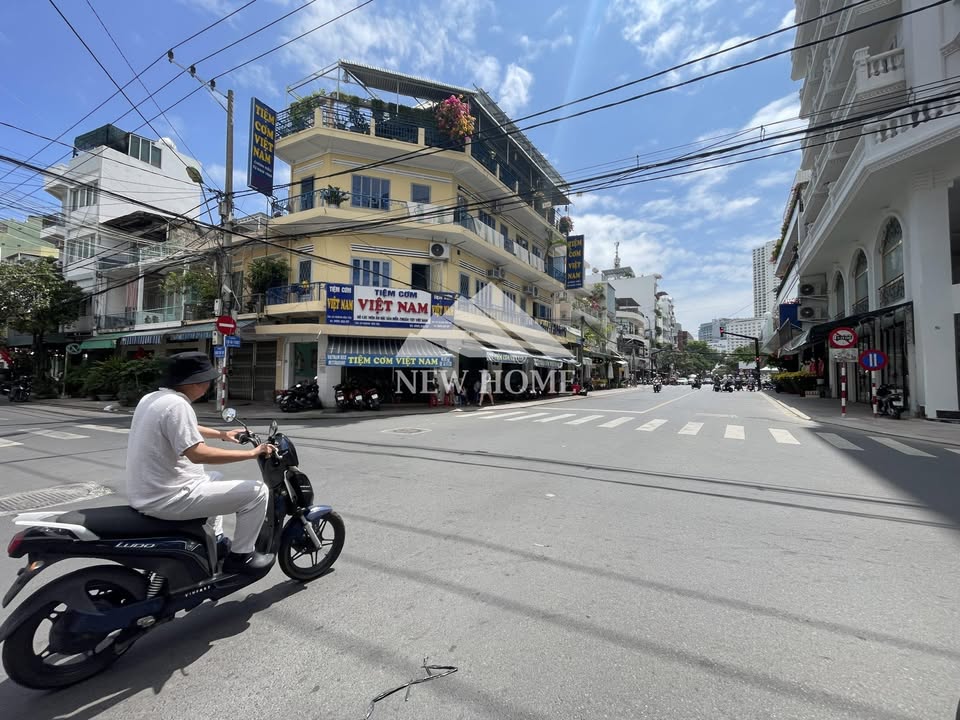 Mặt Bằng Góc 2 Mặt Tiền Chợ Đầm Nha Trang - Kinh Doanh Đắc Lợi 50 Triệu/Tháng