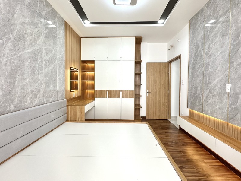 Nhà HXH Nguyễn Gia Trí Bình Thạnh 108m² 22.5 tỷ - Ô tô vào