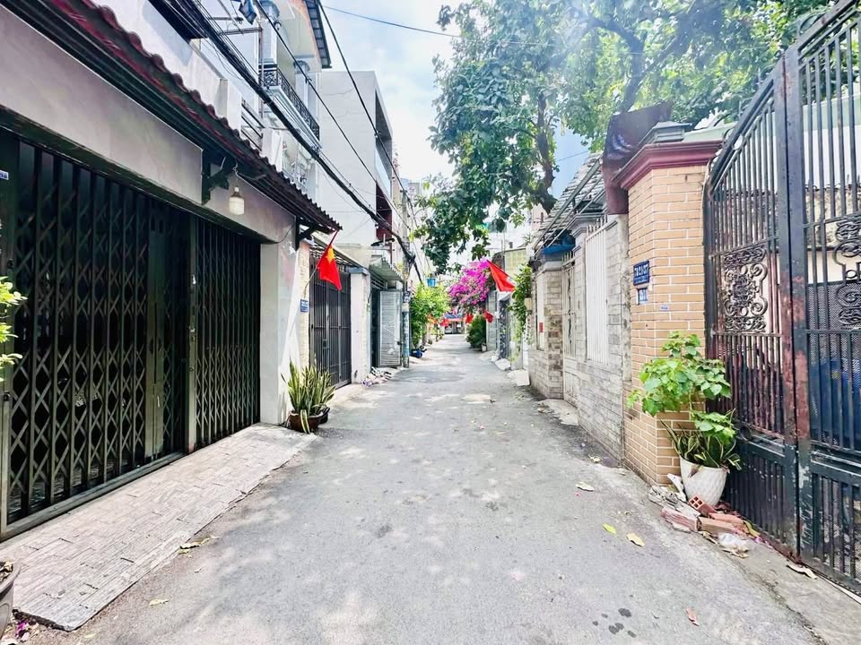 Nhà 5PN Gò Vấp - Xe Hơi Vào Nhà, 88m² Sổ Hồng Vuông Vắn