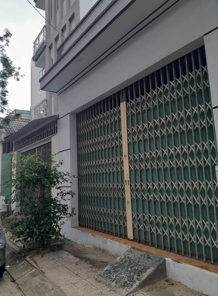 Mặt bằng 35m² Phó Đức Chính, Quận 1 - Kinh doanh đắc địa 4 triệu/tháng