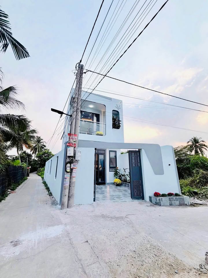 Nhà Mỹ Tho 86m² - Ô tô vào tận nhà, gần Quảng trường!