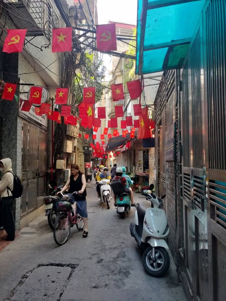 Nhà Riêng Dịch Vọng Hậu 64m² - Doanh thu 50 triệu/tháng, Lô góc!