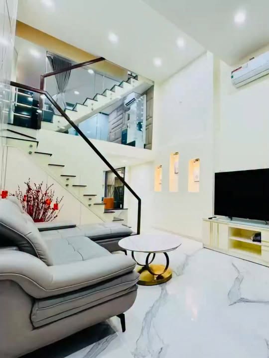 Nhà Phạm Văn Hai, Tân Bình - 40m², 3PN, 5.45 Tỷ - Sổ Hồng Hoàn Công