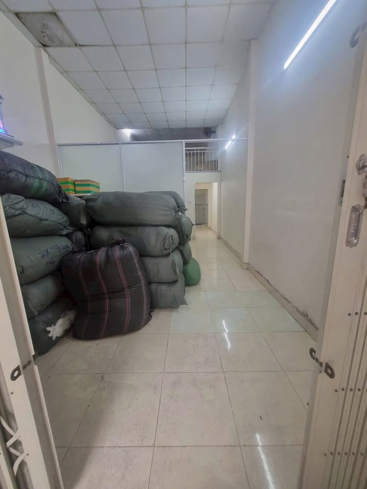 Nhà Hẻm Lê Văn Quới Bình Tân 68m² - Sẵn sàng ở ngay, giá chỉ 7 triệu!