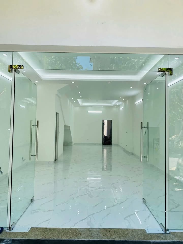 Cho thuê VP Văn Phú, Hà Đông - 50m² thông sàn, ô tô đỗ cửa