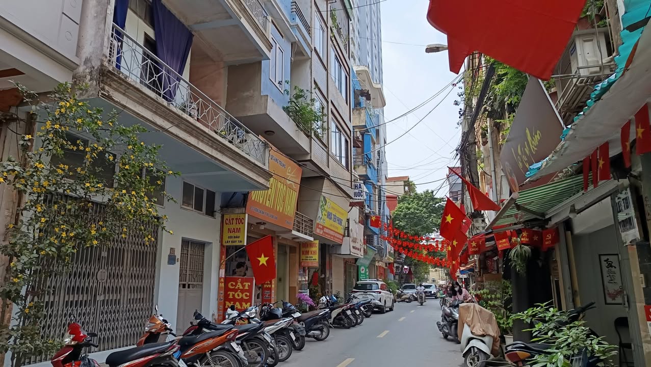 Nhà Phố Lô Góc Hà Đông 30m² - Mặt tiền kinh doanh siêu lợi nhuận!