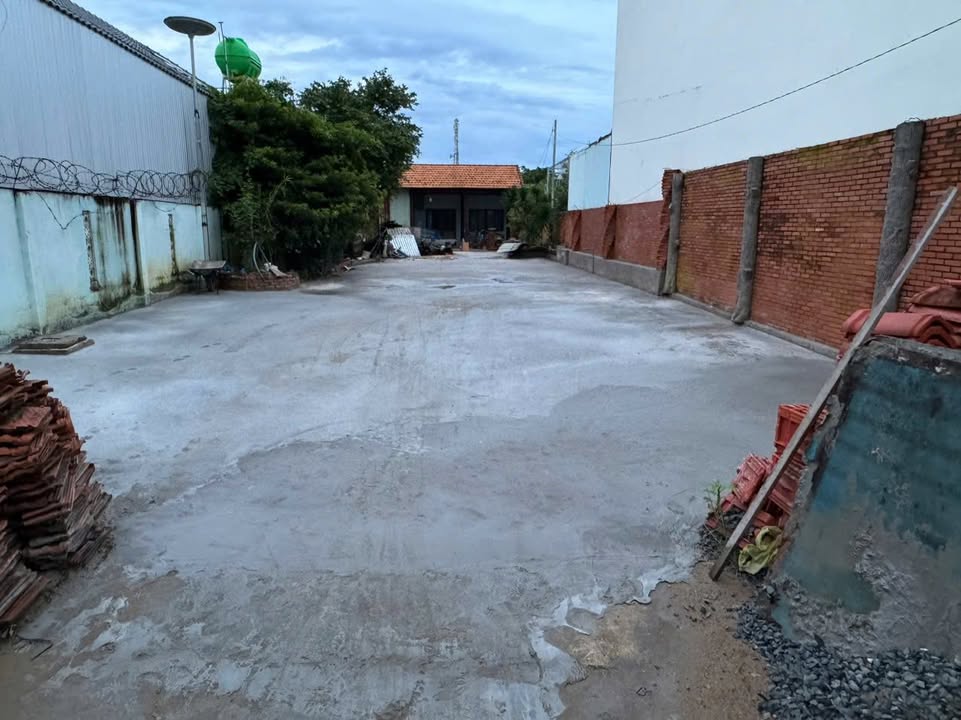 Bán Đất Cần Giuộc 490m² (200m² Thổ cư) - Sổ Hồng Sẵn Sàng