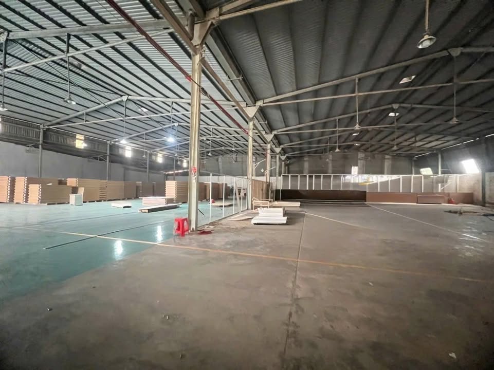 Kho/Xưởng Thủ Đức 2000m² - Container thoải, Hoạt động ngay!