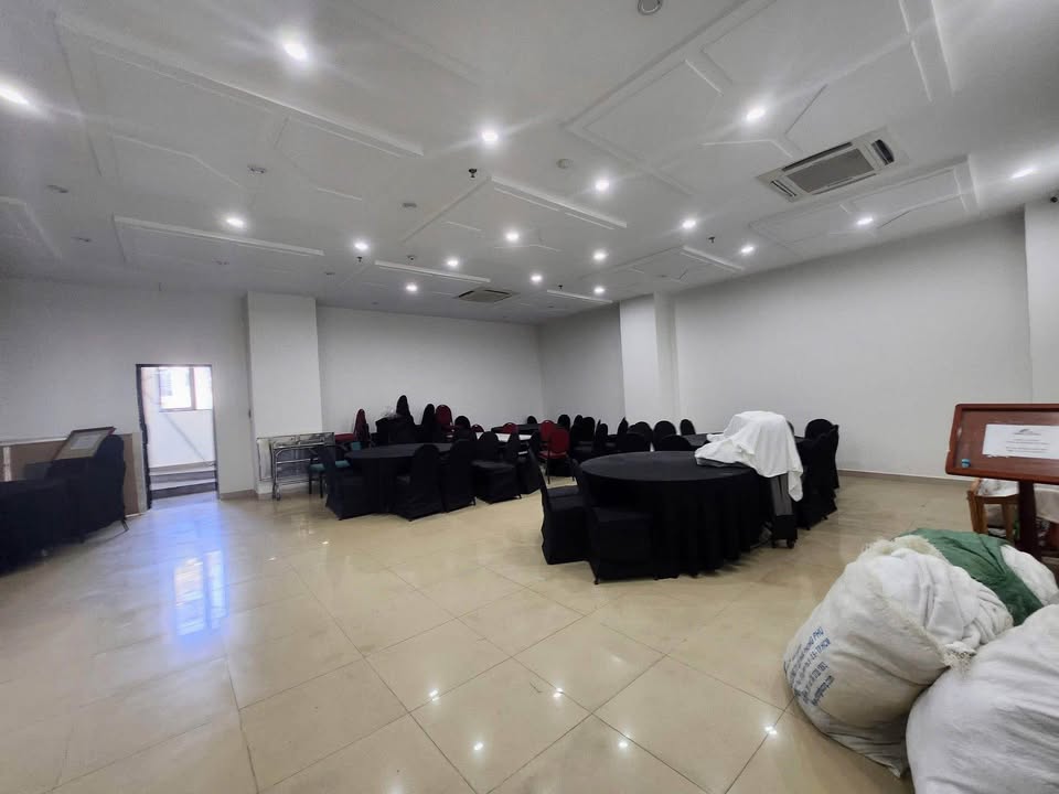 Cho thuê sàn văn phòng 400m² tòa khách sạn 4* mặt tiền biển Phạm Văn Đồng