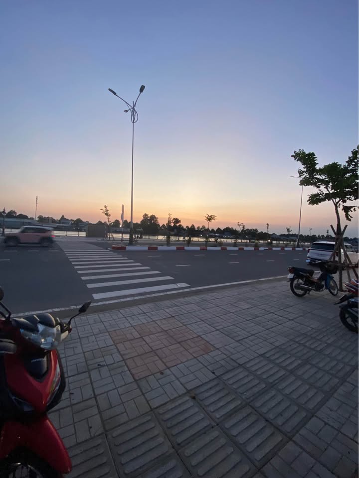 Cho thuê đất 2 mặt tiền bờ kè Bửu Long, Đồng Nai - 1100m² View sông