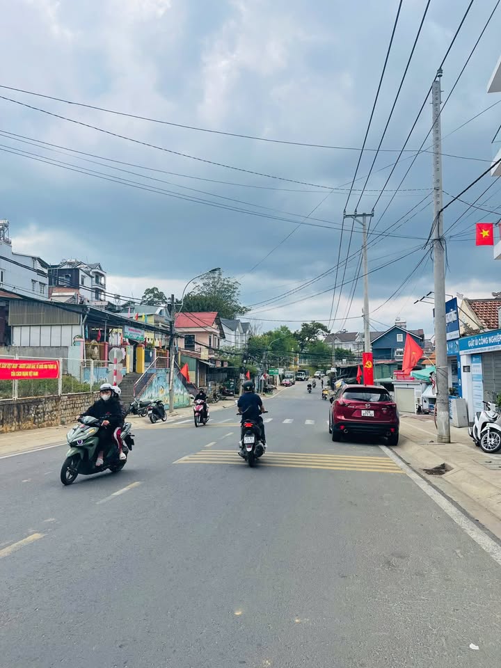 Nhà Phố Đà Lạt 116m² Hẻm Xe Máy - Sổ Hồng Riêng, Giá 5.5 Tỷ